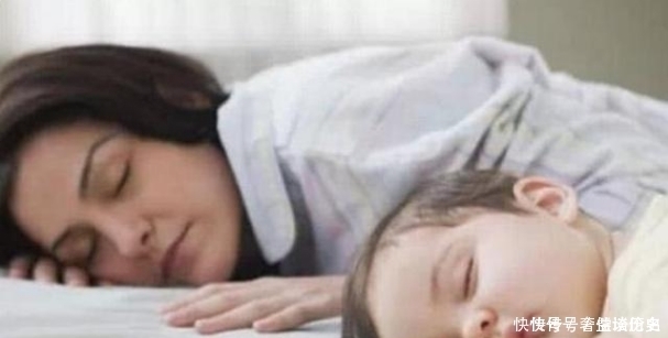 老人|孩子从小和谁睡一起睡,会影响宝宝将来的性格,家长心里要有数