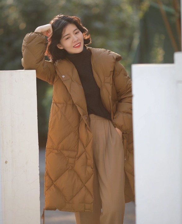 打底衫|入冬第一件羽绒服,一定要这样穿,越简单越高级!