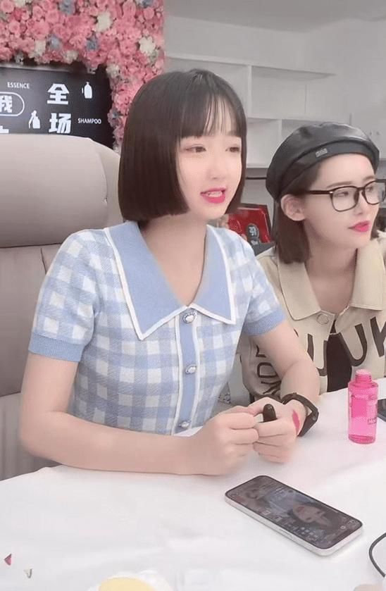 辛巴解封后亮相直播间,直言正在备货,将无偿送礼回馈家人们