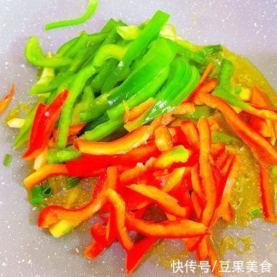 滋味|#不容错过的鲜美滋味#鲜美肚丝青红椒