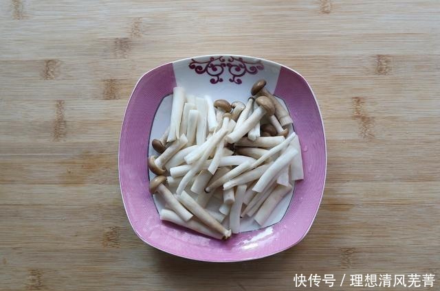 天冷后,我家就爱吃这菜,热气腾腾端上桌,吃完全身暖和和的