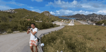 |搞笑GIF趣图:再也不敢在宿舍睡懒觉了,室友们太疯狂