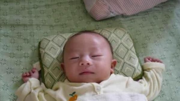 女儿|睡醒一觉发现女儿“丢了”,找到孩子后,宝妈给孩子买根绳子