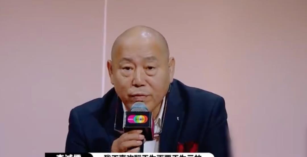 港姐|“最丑港姐”用20年逆袭:甩掉花花公子后,她靠自虐爆红!