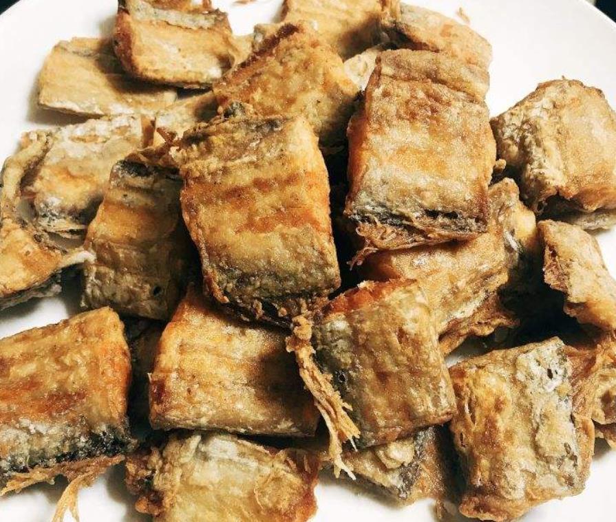 烧熟后放入|准备这6道炸货,越吃越香年味更浓,来客也不慌不忙