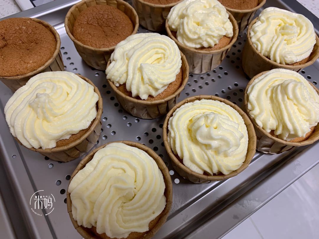 在家自制纸杯蛋糕，材料做法超简单，一次成功，学会不用出去买了