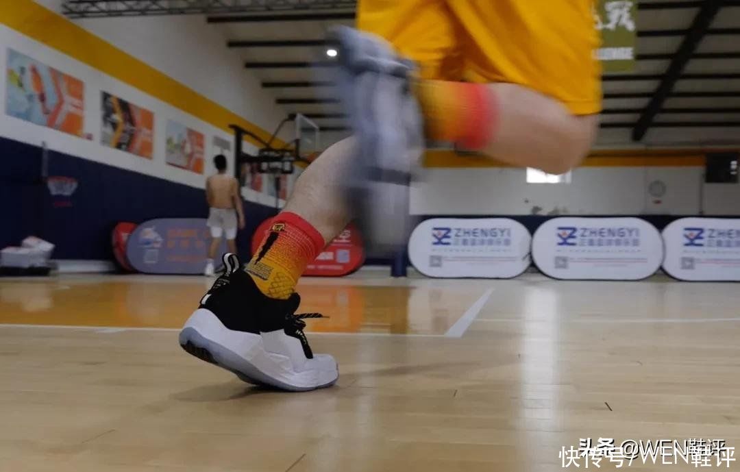 惊喜|adidas 米切尔3代实战:性能在线 稳定有余 惊喜不足