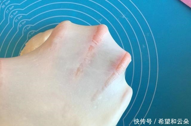 韧性|牛角夹心小面包就这样做,松软香甜,放两天也不硬,孩子超级爱吃