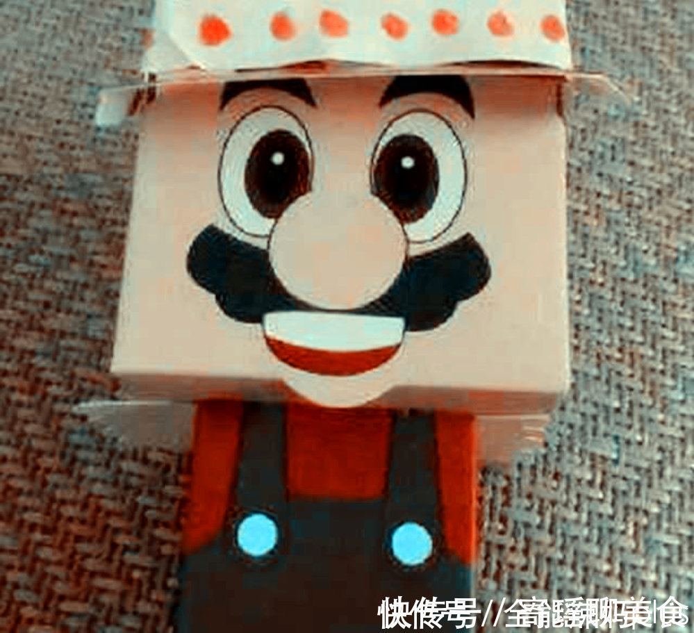 家长|幼儿园互换礼物,1000元玩具被换“破纸盒”,网友笑惨:让你炫富