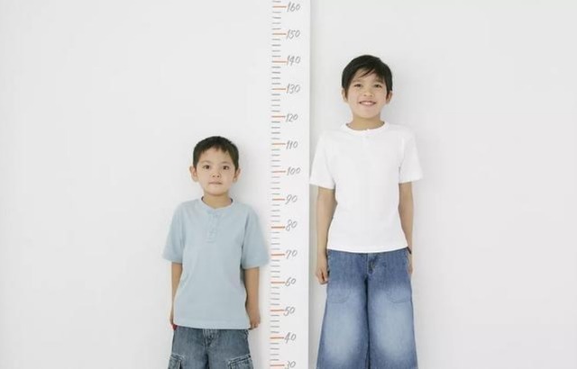 发育|孩子将来是不是“大长腿”,腿上会有明显特征,现在个子矮没关系