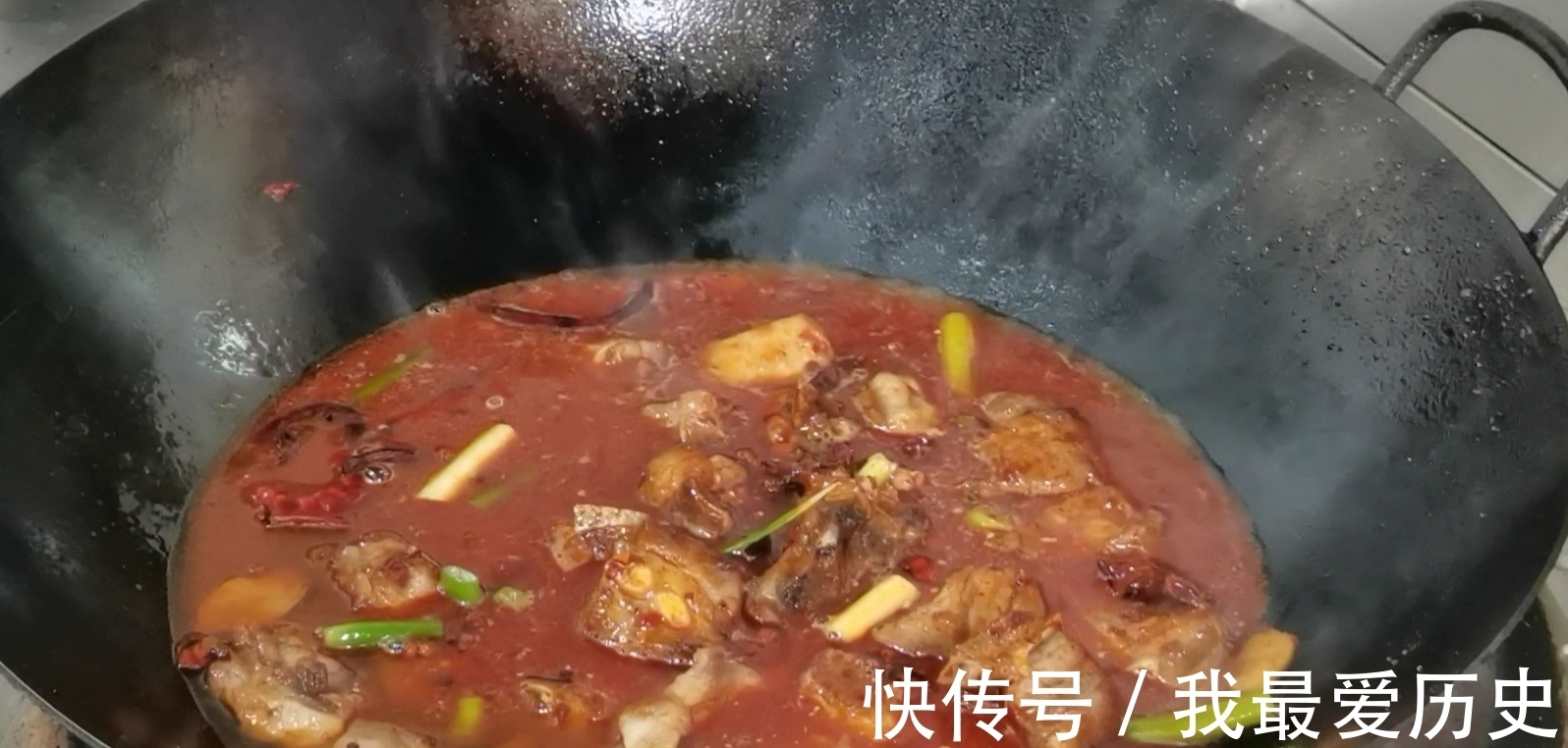 正确做法|土豆烧排骨的正确做法，教你在家做，肉质鲜嫩既健康，下饭又下酒