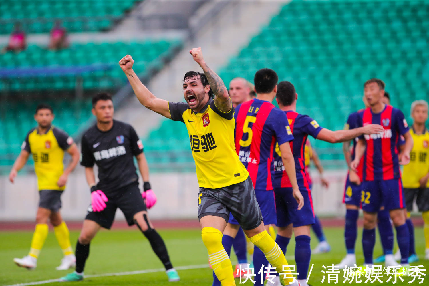 国足|官宣!53场27球新星无缘归化入籍,冲击2026年世界杯,国足靠谁?