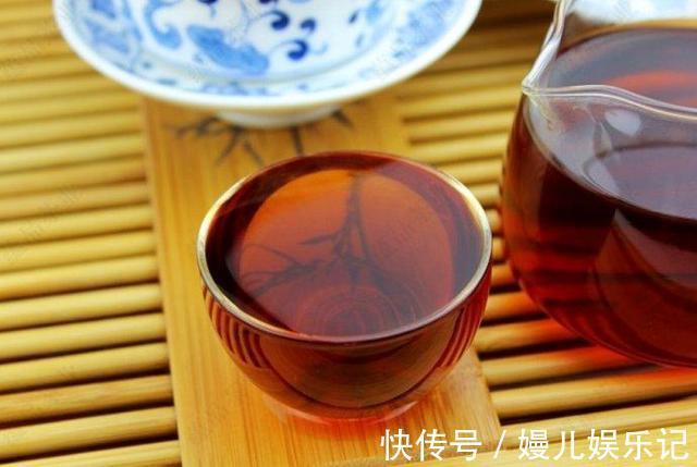 果茶|经常喝茶与只喝白开水的人，哪个更健康一些？不妨一起来了解下