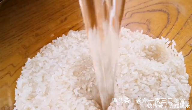 筷子|大米新吃法，放两个鸡蛋，筷子搅一搅，不用一滴水，好吃又解馋