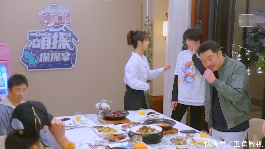 弟弟 《萌探》杨紫问弟弟电话,宋亚轩表情亮了,这才是爱豆该有的自觉