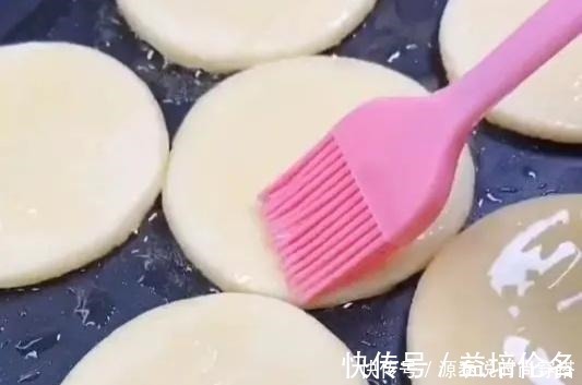 孩子|家常小糖饼,省时省力,凉了也不硬,不控制点,孩子能吃10个!