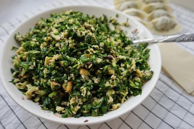 包子|三伏天蒸包子，素馅比肉馅香，应季蔬菜新鲜美味，鲜香可口