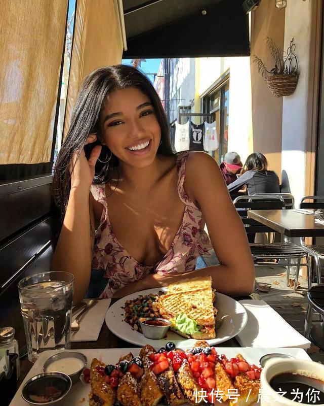 yov|常与猛兽相伴的她,130斤大围度身材美到犯规!完美腰臀魅力十足