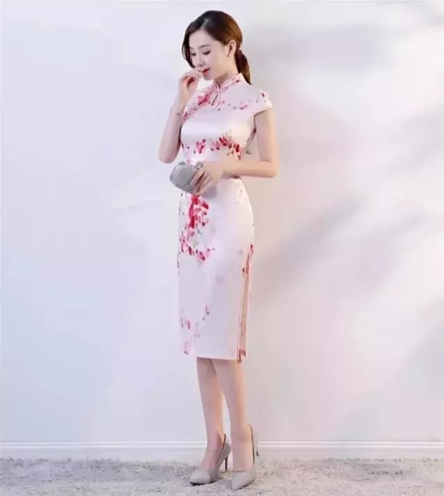 女人|记住这些小技巧,走秀丝绸旗袍轻松穿上身