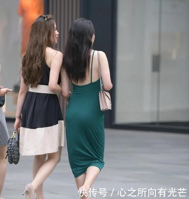 披肩|披肩秀发的一字肩连衣裙美女，配色亮眼吸睛，让你帅气