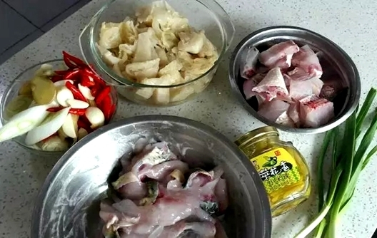 麻辣|天越热越想吃的一道菜,麻辣酸爽开胃,5分钟教会你做酸菜鱼!