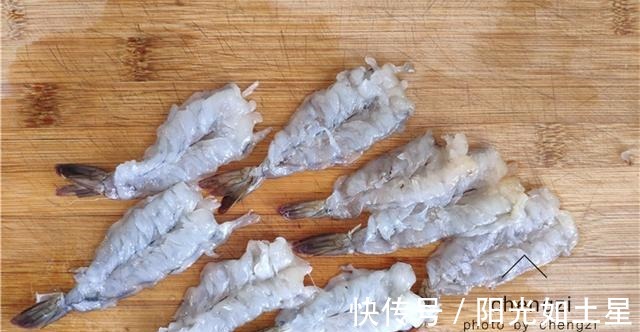 天冷了，有钱没钱这汤要常喝，润肺降秋燥，热乎乎一大锅，真鲜啊！