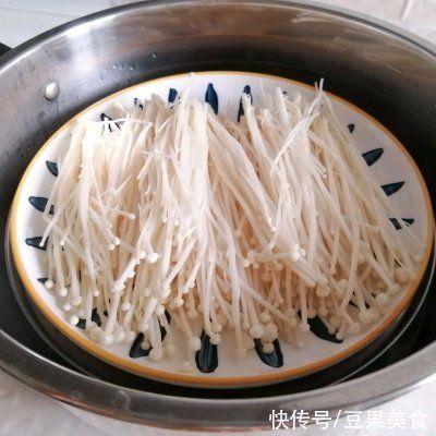 剁椒酱|#夏日开胃餐#蒜蓉蒸金针菇