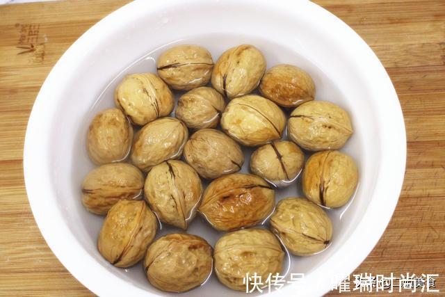 用途|把核桃上锅蒸一蒸，真是太聪明了，用途不用花钱买，简单还实用