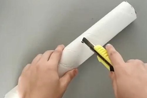 记号笔|保鲜膜纸筒不要扔，切1刀粘在厨房墙上，解决了家家户户的烦恼