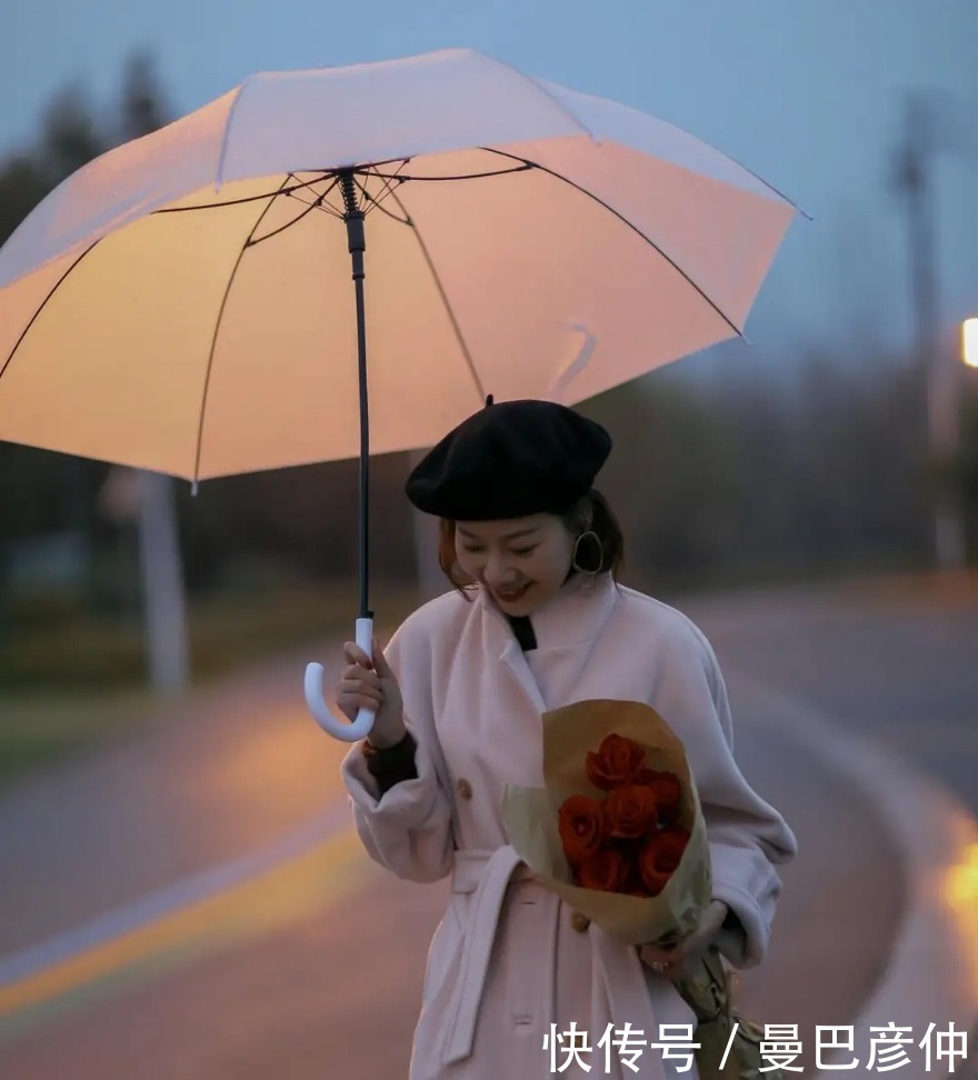 冬季穿大衣选对色彩很重要,这三类简洁耐看,谁穿都气质高级