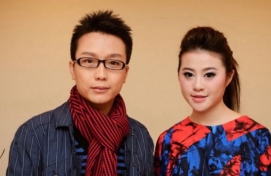 舞台|成了国民骄傲,藏了14年的李玉刚,离开舞台现出原形,究竟为何?