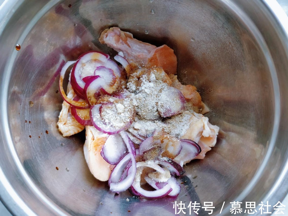 韩式|告别外卖炸鸡，想吃韩式炸鸡在家就能做，酸辣可口，吃了还想吃