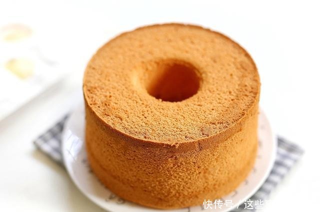 柠檬别只知道泡水喝，用来做蛋糕，滋味妙不可言，口味清新好喜欢