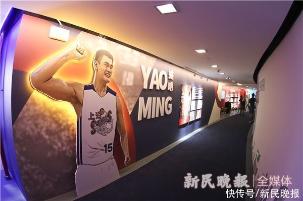 王哲林|铭记场面｜新赛季再出发！上海男篮踩点新主场展望新征程