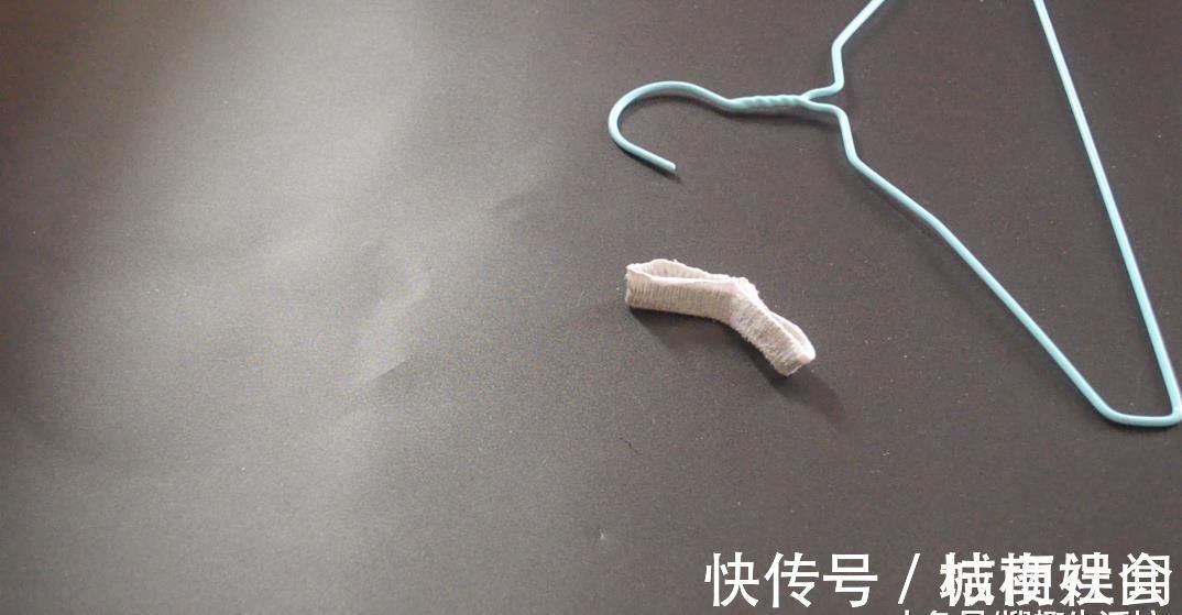 小圆|袜子剪一剪套在衣架上太实用了, 解决了很多家庭的困扰, 赶紧试试