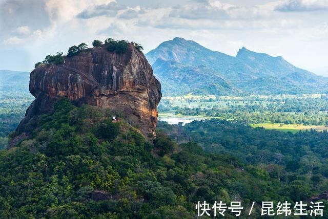 巨岩|斯里兰卡国宝级景观，一座“漂浮”在空中的宫殿，震撼人心