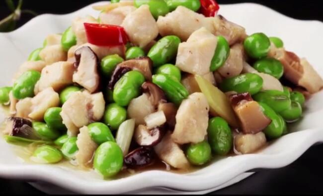 一道简单的家常小炒素鸡,清甜咸香,低脂低量,营养非常丰富
