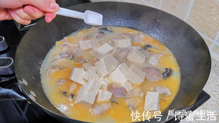 鱼肉|入秋后,遇到此鱼别不懂吃,营养极高,女性要多吃,炖豆腐吃最香