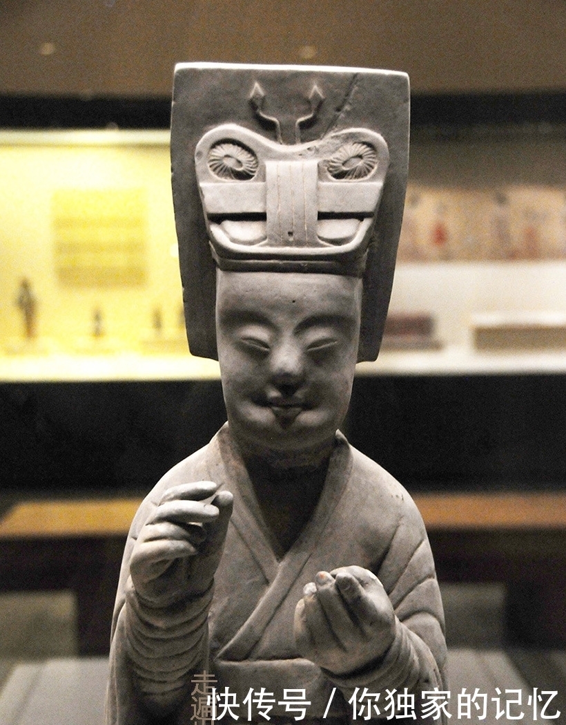 帅哥|中国最早通过“国考”录用的公务员是这打扮,帅哥秒变大叔