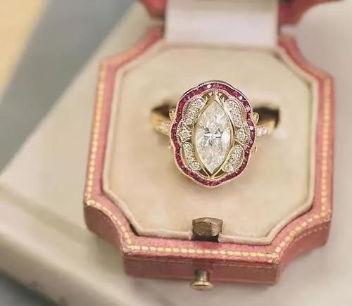 买不起不能看吗?看完人家的订婚戒指,偷偷哭了一个晚上