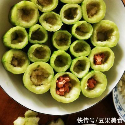 美人水|粉丝什锦蒸丝瓜这样做也太好吃了，每天下饭都靠它