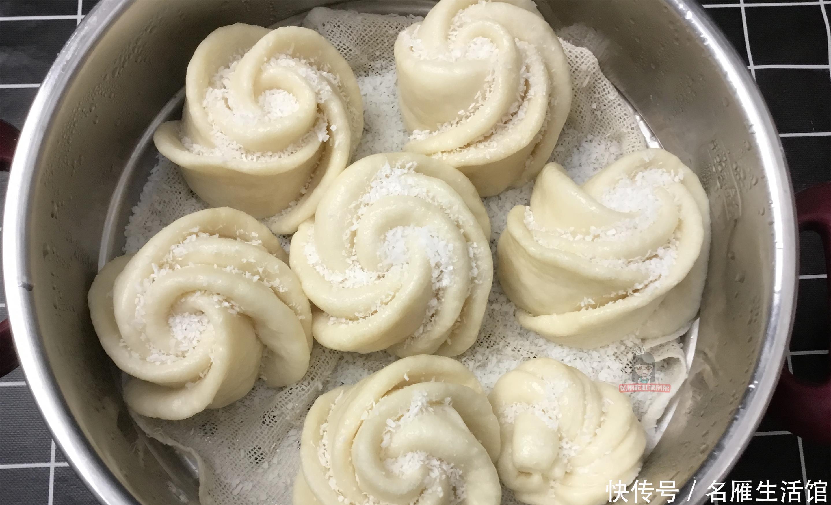 牛奶|奶香小花卷快速做法,一次醒发成型,香甜松软,孩子超爱吃