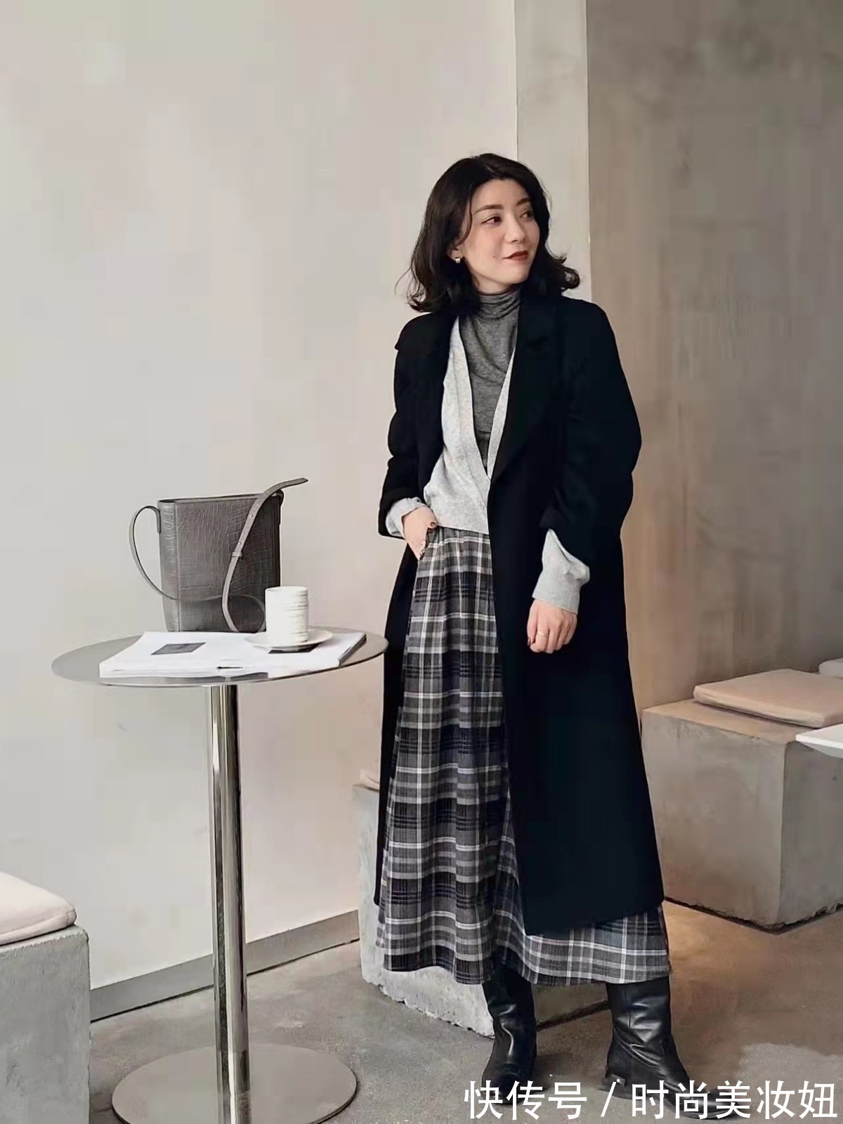 搭配|大衣怎样穿才更显“贵”?学会同色系搭配,随便穿都是大牌范