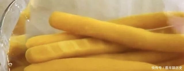 两根紫薯,不用面粉,软滑香甜,好吃不上火,一次就能吃10个