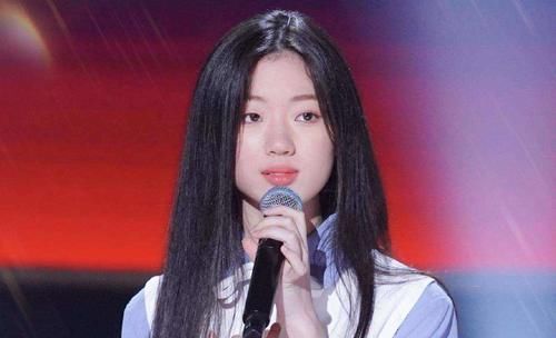 邢晗铭|中国好声音：吃了两次亏的灿星，未必会让单依纯夺冠，教训太惨痛