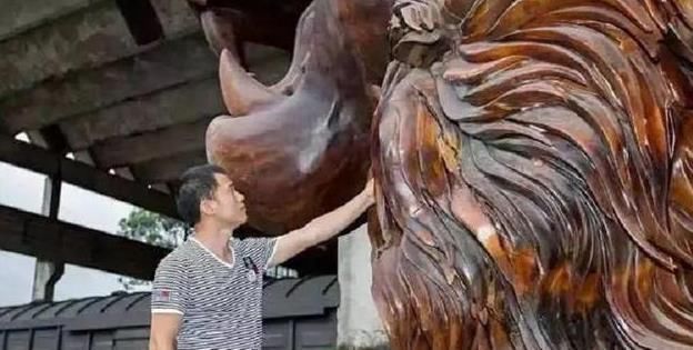 匠人$一匠人雕15米30吨重“雄狮”,称没1000万不卖,今宝物变“废品”