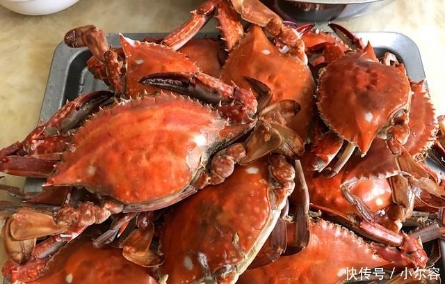 螃蟹|蒸螃蟹时,加葱加姜都不对!多加这2步,螃蟹不流黄不断腿,香