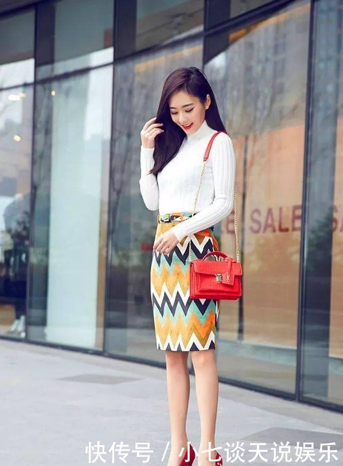 小姐姐|小姐姐搭配一双黑色的尖头高跟鞋,尽显女人的气质