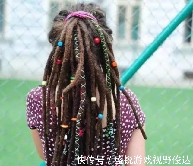 不同地区 非洲有一种发型叫脏辫,韩国有一种发型叫空气刘海,而中国有……