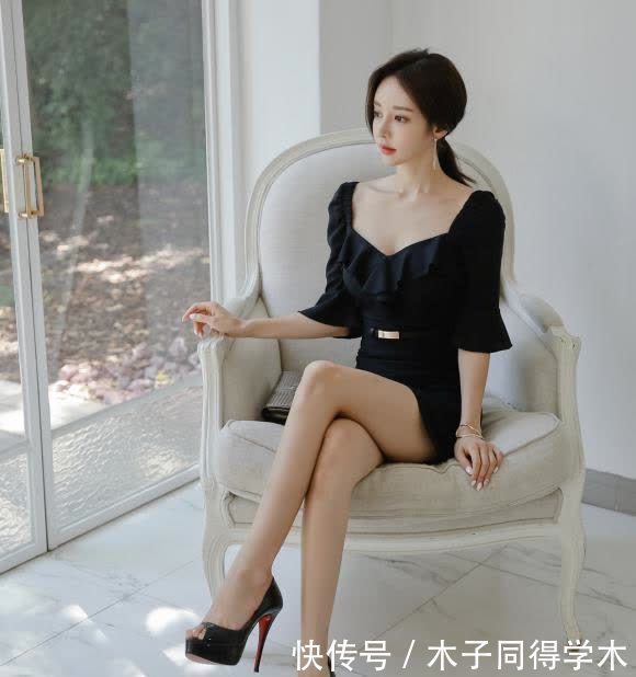 美人图鉴孙允珠:朔月珍珠墨香知韵荷叶连衣裙